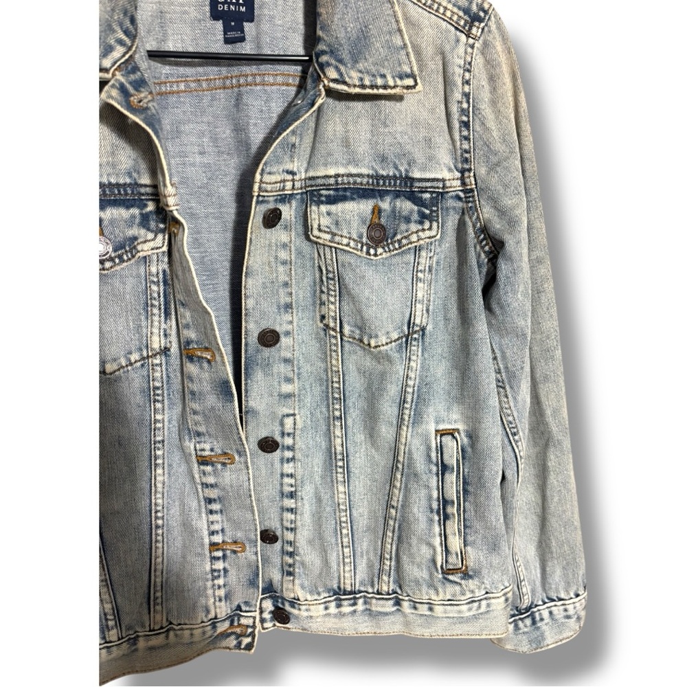 GAP Blue Light Wash Denim Slim Fit Button Front Closure Jacket With Four Pockets - Picture 15 of 16
